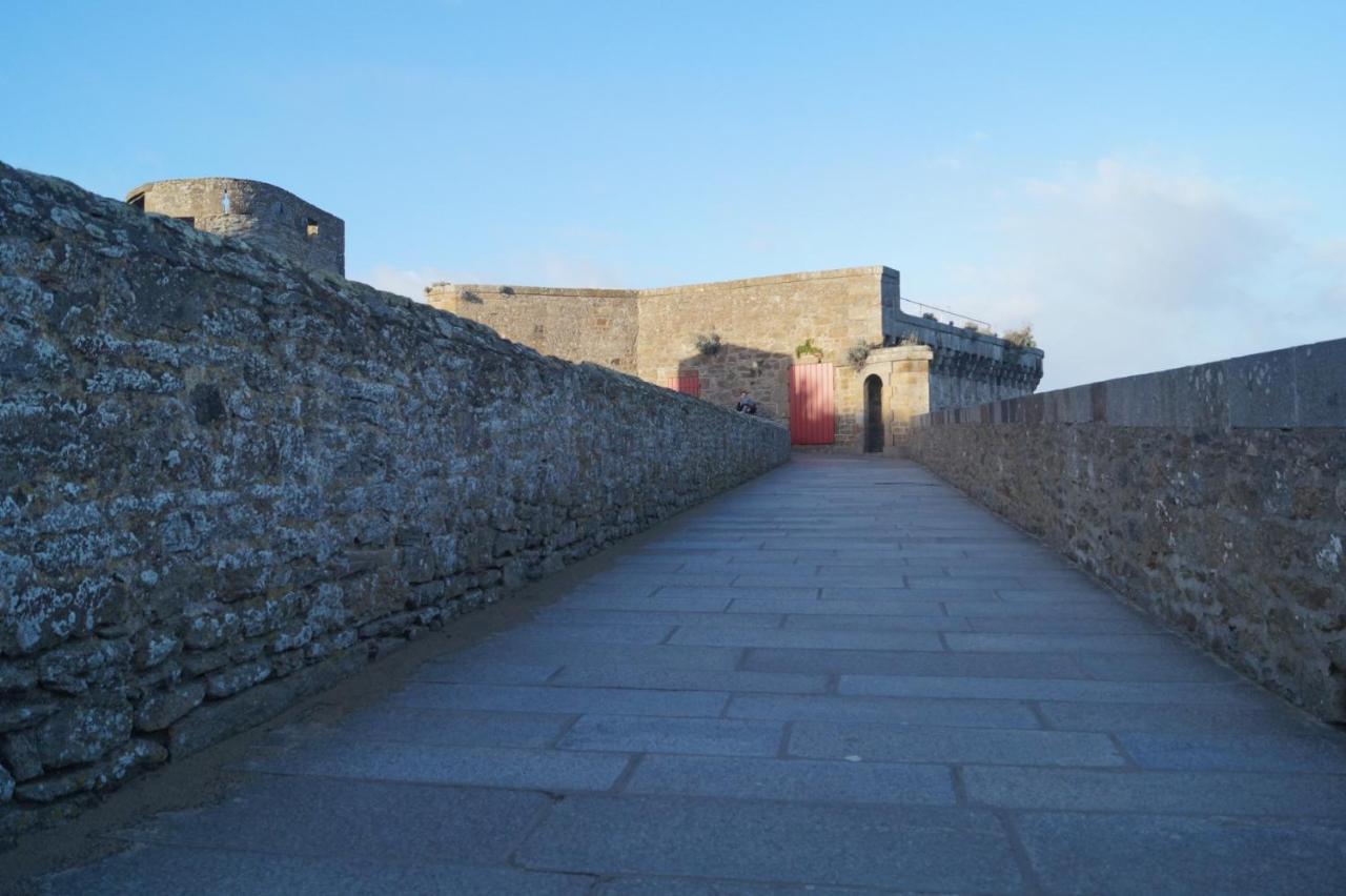 Le Surcouf, Intra Muros Saint-Malo Exterior photo