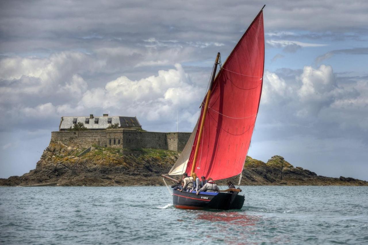 Le Surcouf, Intra Muros Saint-Malo Exterior photo